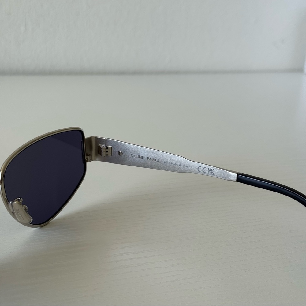 New! Celine Triomphe Sunglasses CL40293U 16V, Authentic - Picture 5 of 10